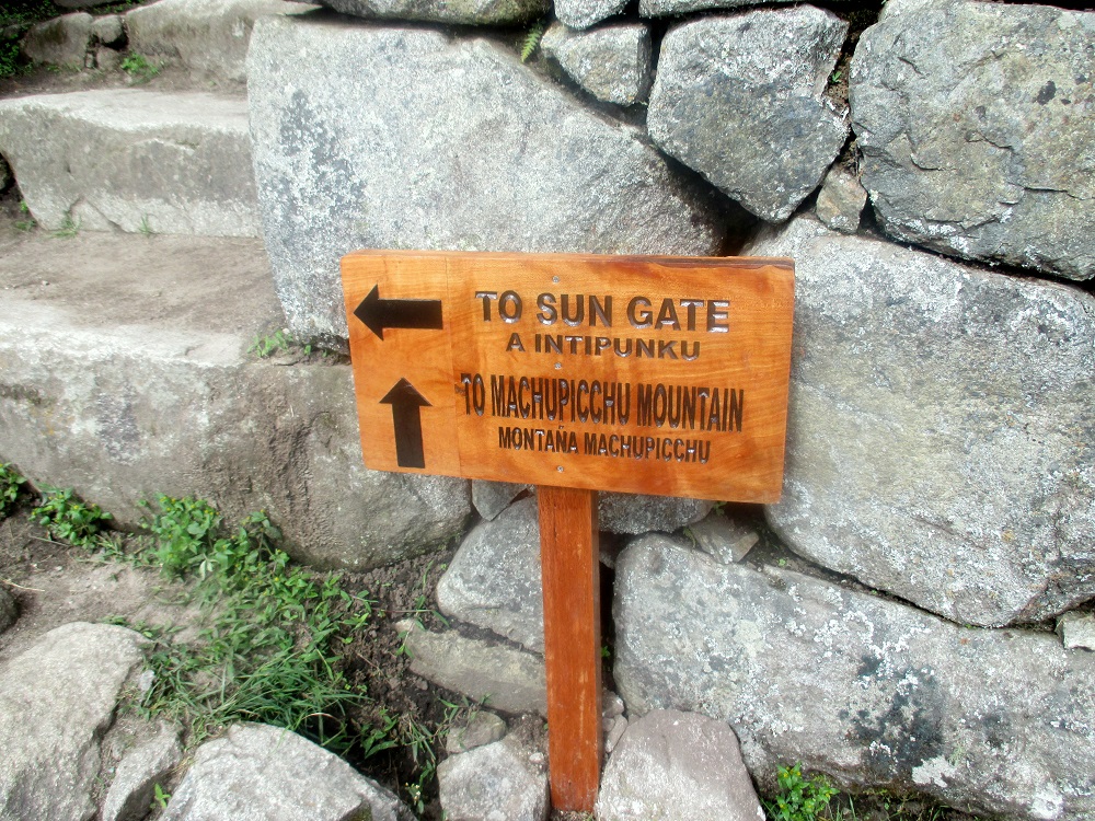 Machu Picchu Montana Sign